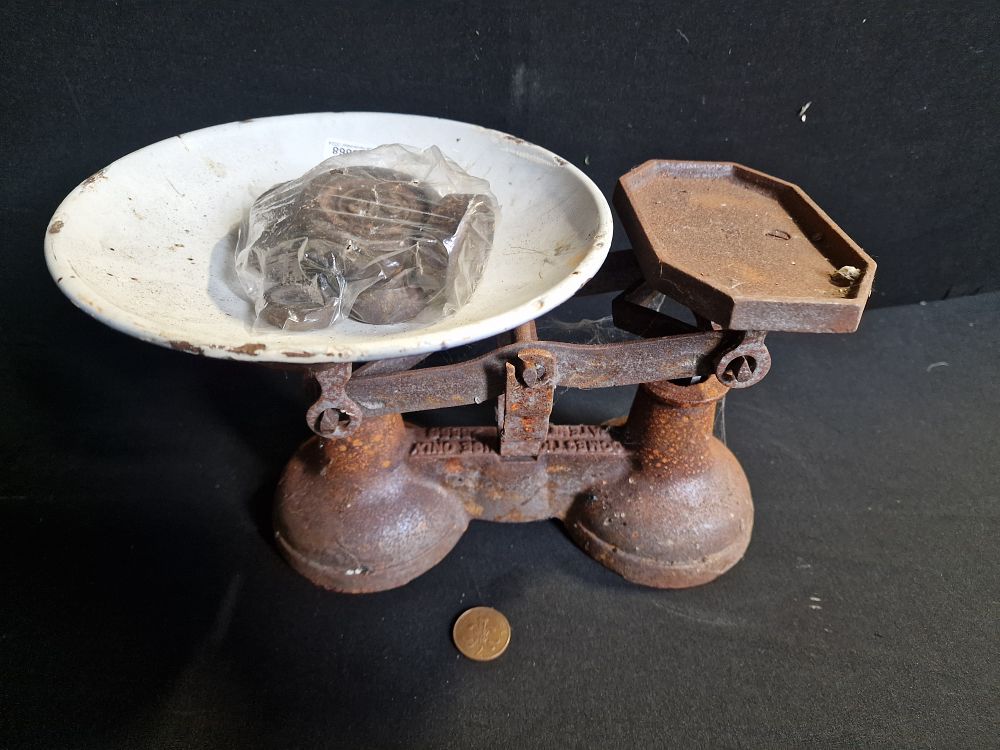 Lot 195: Vintage Scales and Weights