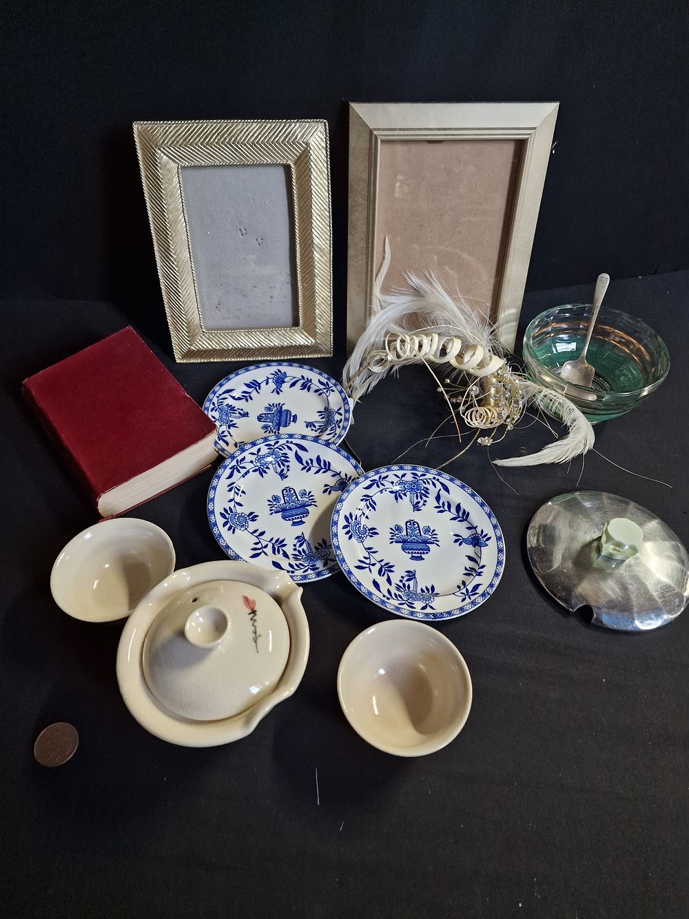 Lot 198: Mixed Selection of Vintage Collectable Items Inc Woods Delph Plates and Dickens Book
