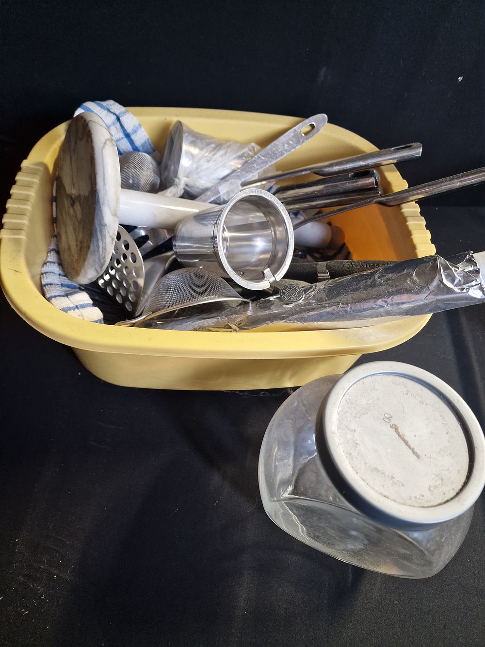 Lot 228: Mixed Lot of Kitchen Utensils a/f