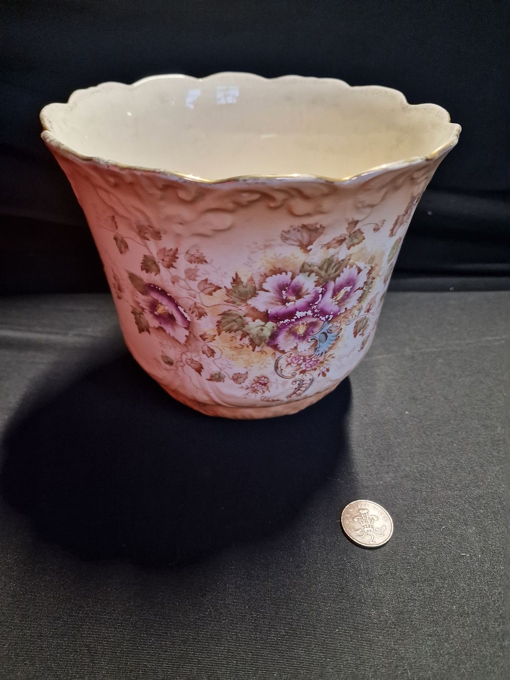 Lot 258: Vintage SF&Co England Elm Ware Pot