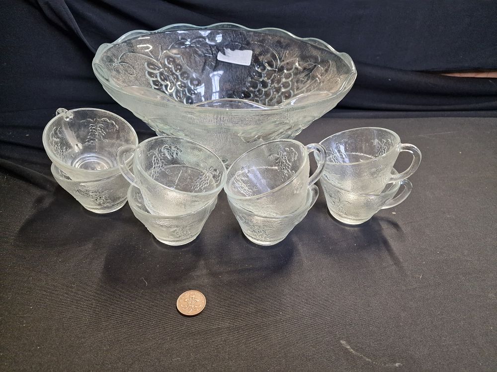 Lot 266: Glass Punch Bowl and 8 Glassed COLLECTION ONLY