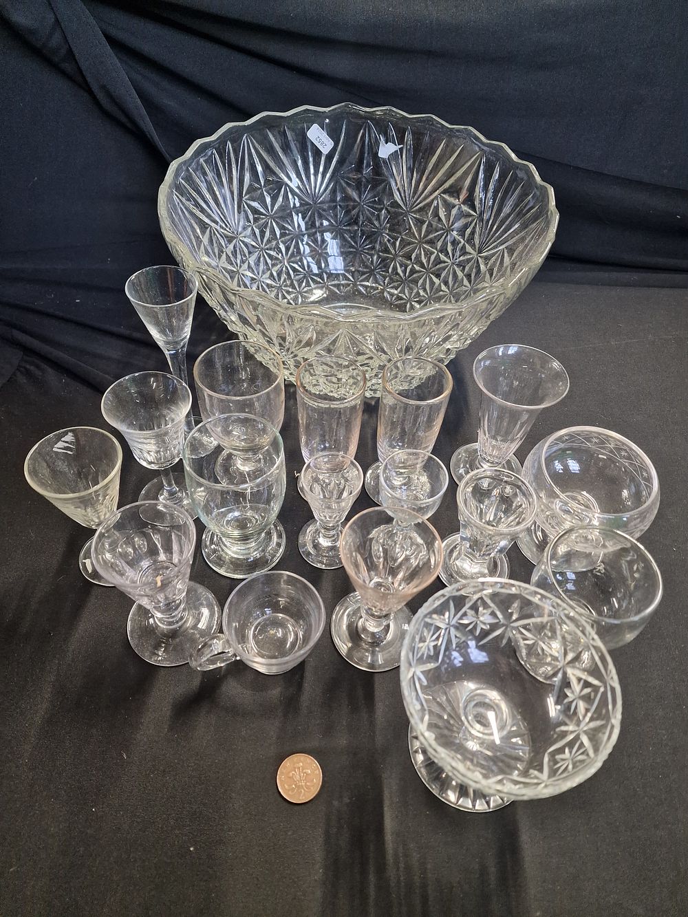 Lot 267: Glass Bowl and Glasses COLLECTION ONLY