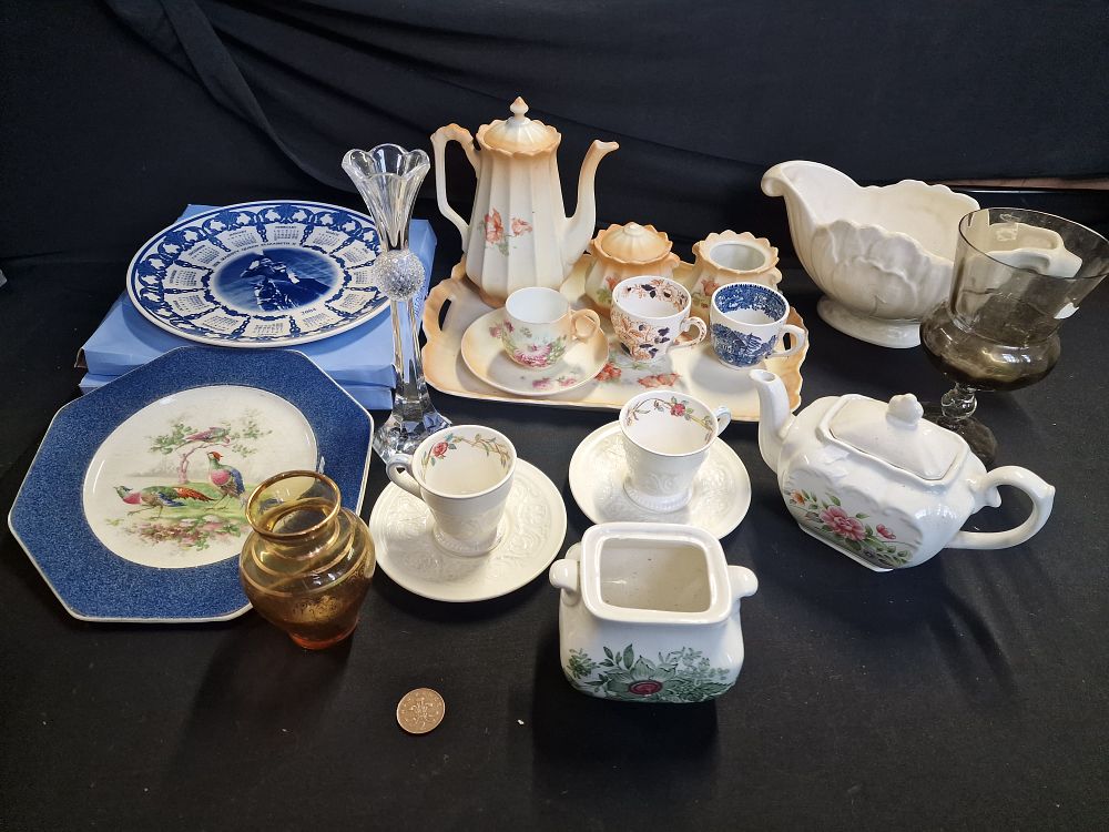 Lot 269: Mixed Selection of Vintage Collectables Inc Sylvac and Wedgewood