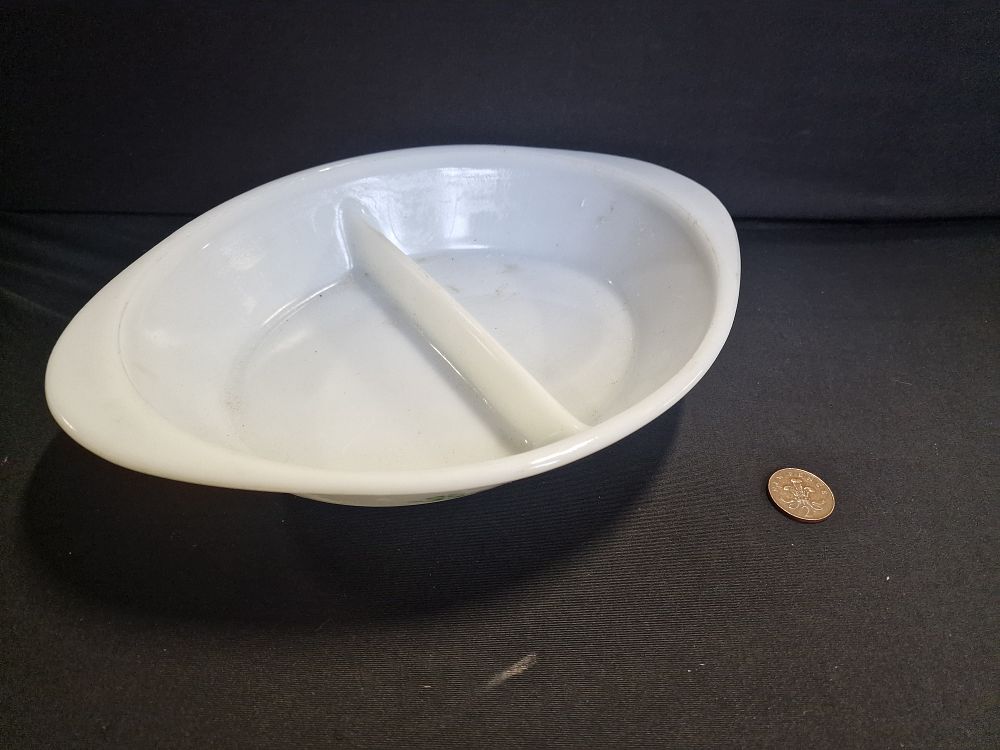 Lot 275: Vintage Glasbake Serving Bowl