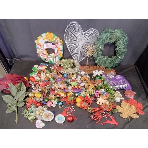 Lot 284: Quantity of Christmas decorations Inc hanging,  tree, and other items