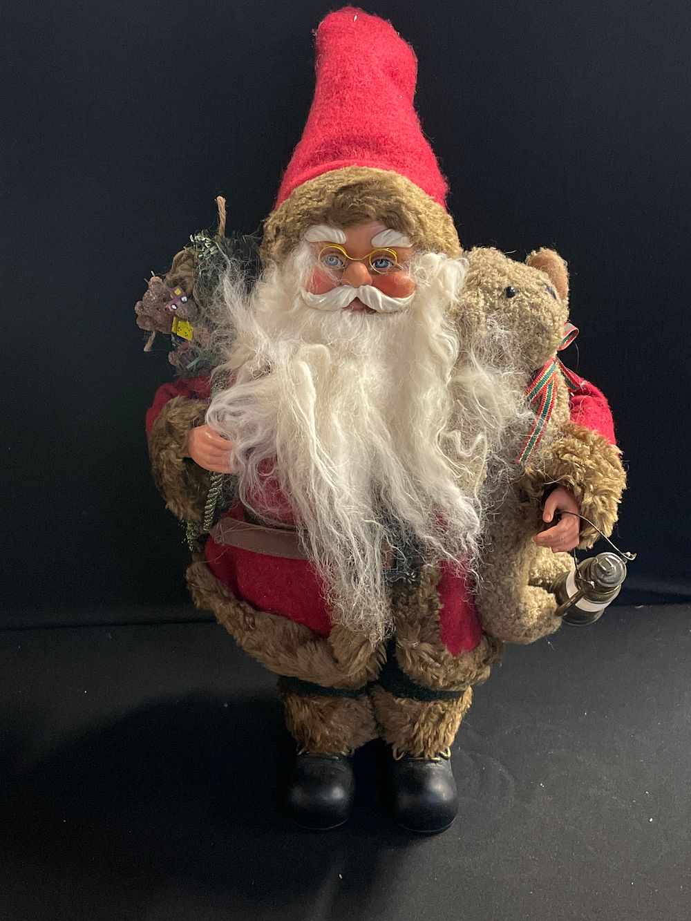 Lot 172: Traditional Santa clause figure