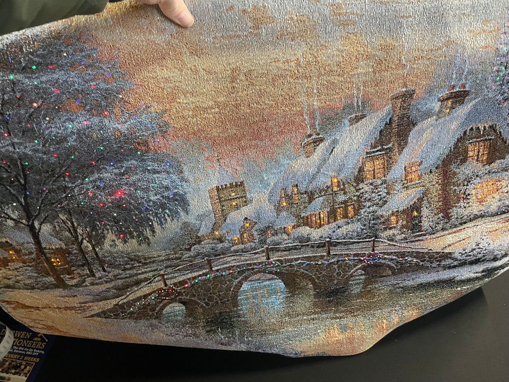 Lot 207: Light up Christmas wall hanging