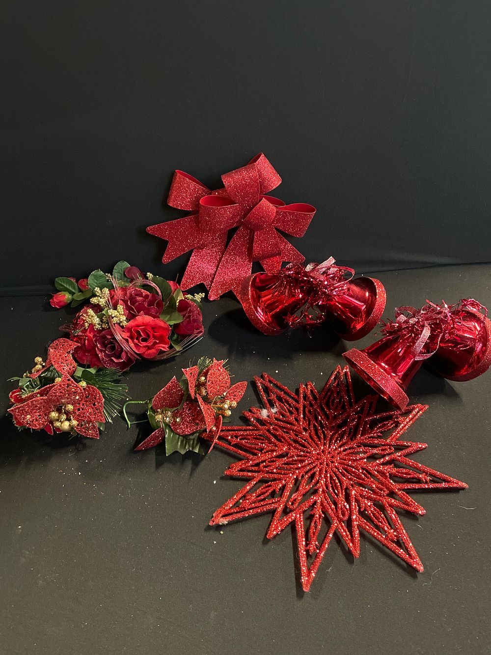 Lot 218: Mixed Christmas lot