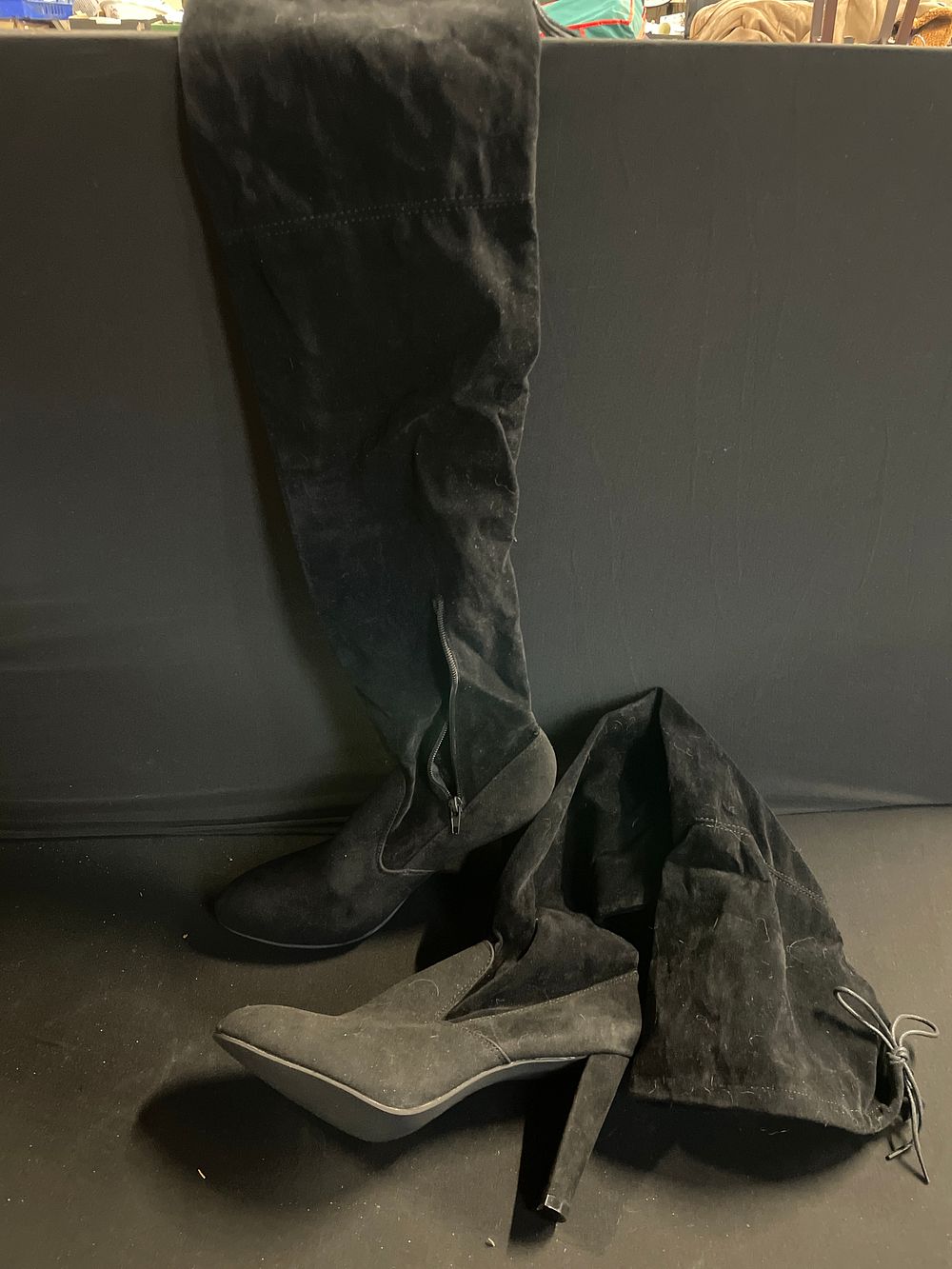 Lot 230: Pair of ladies knee length boots size 43