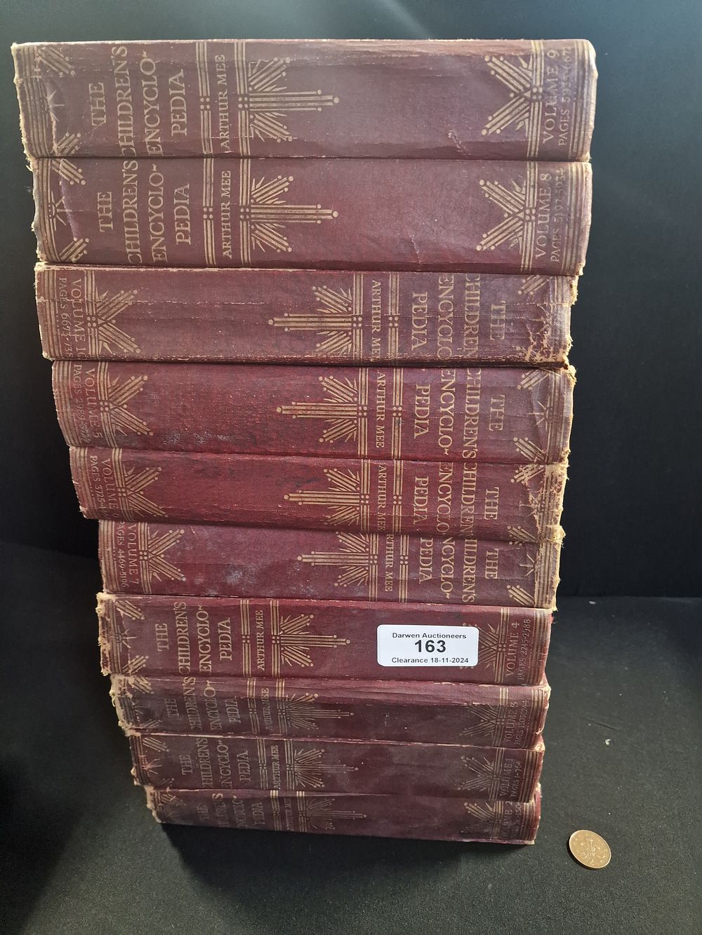 Lot 246: Vintage Books. The Children's Encyclopedia 10 Volumes