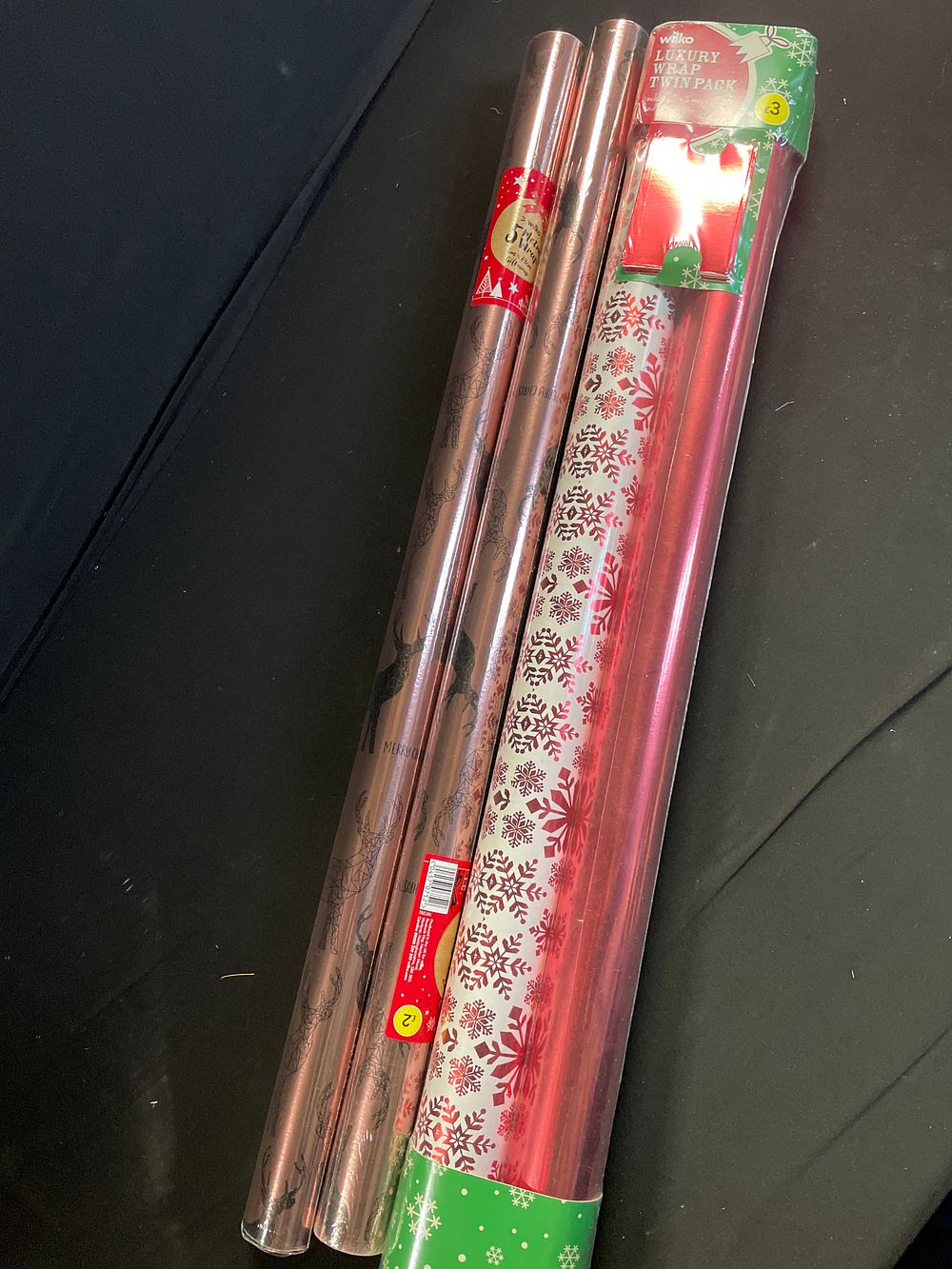 Lot 262: 4 rolls of wrapping paper