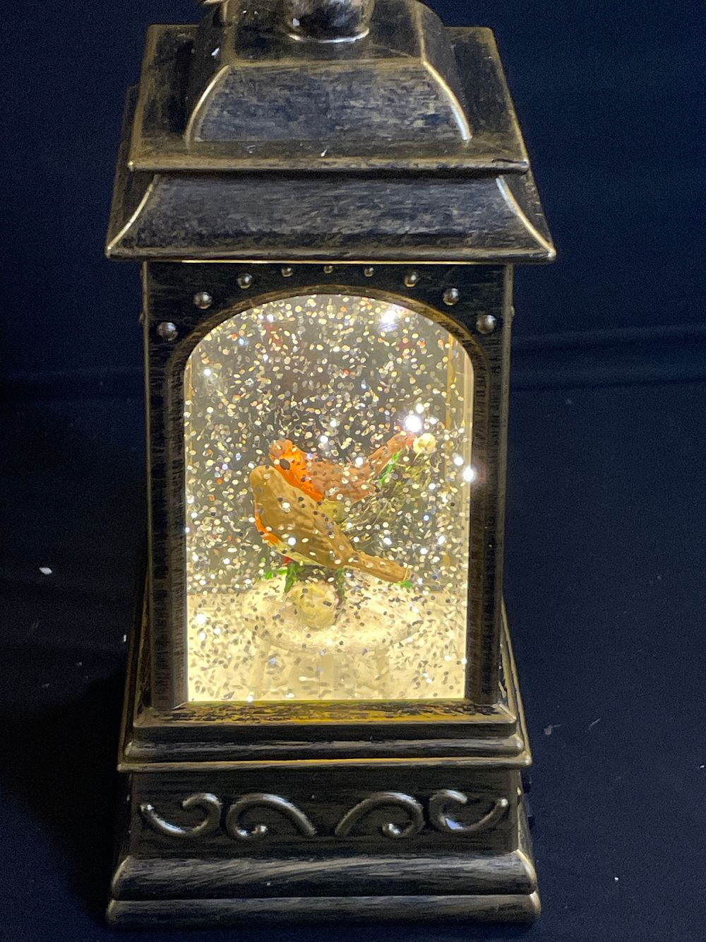 Lot 266: Christmas robin water spinner