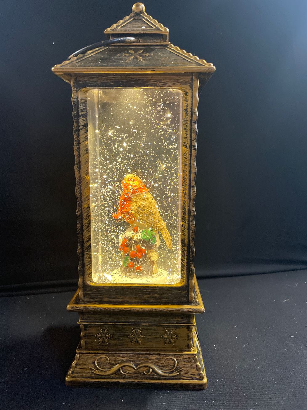 Lot 280: Christmas spinner with rotating robin