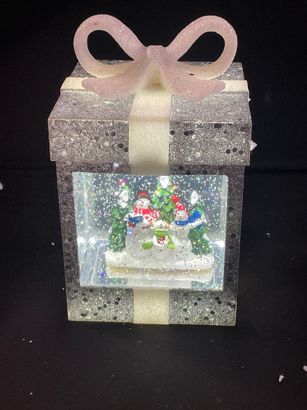 Lot 281: Christmas present spinner