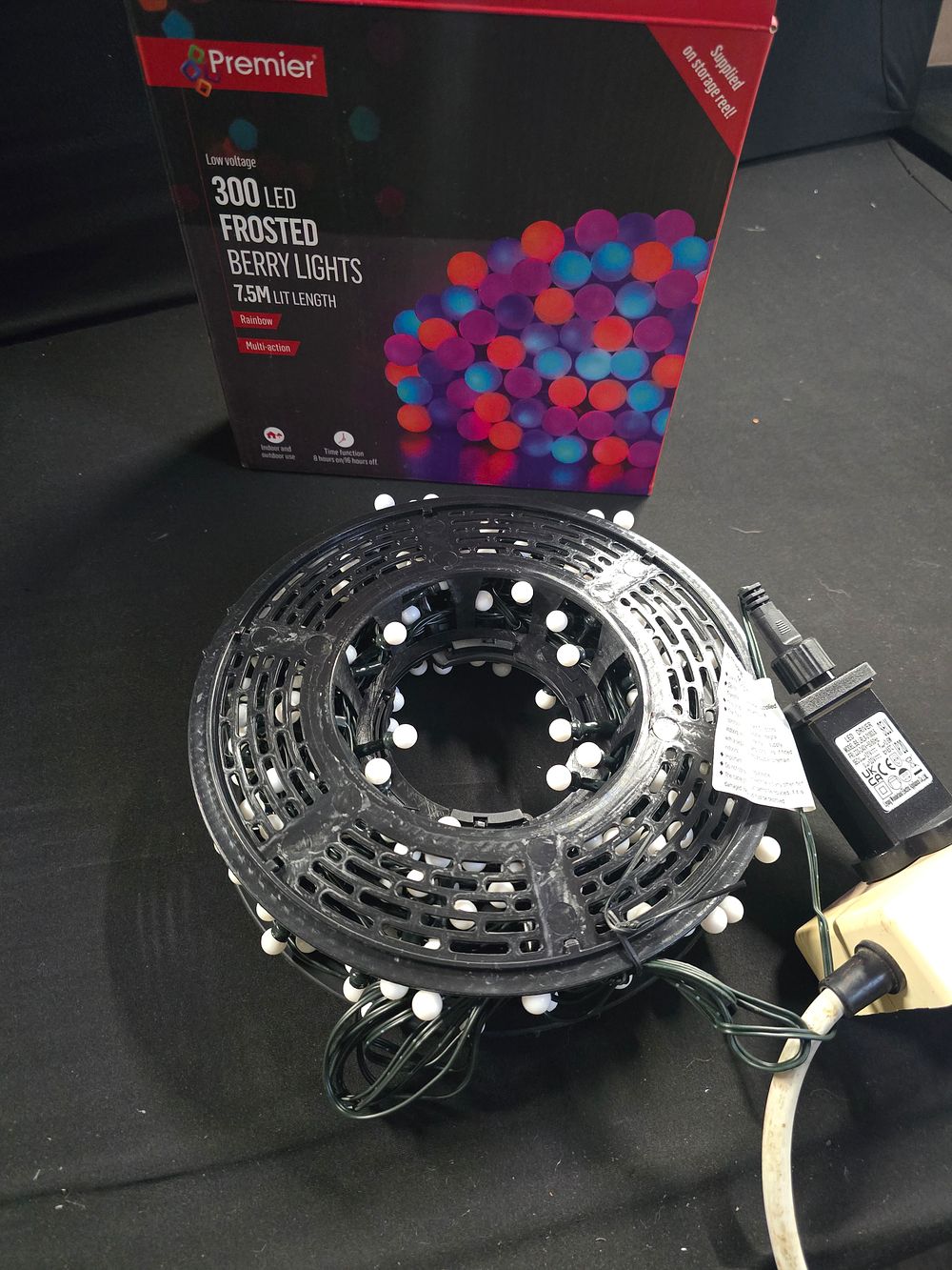 Lot 334: Flashing Christmas lights 300 LED Frosted Berry lights 7.5m