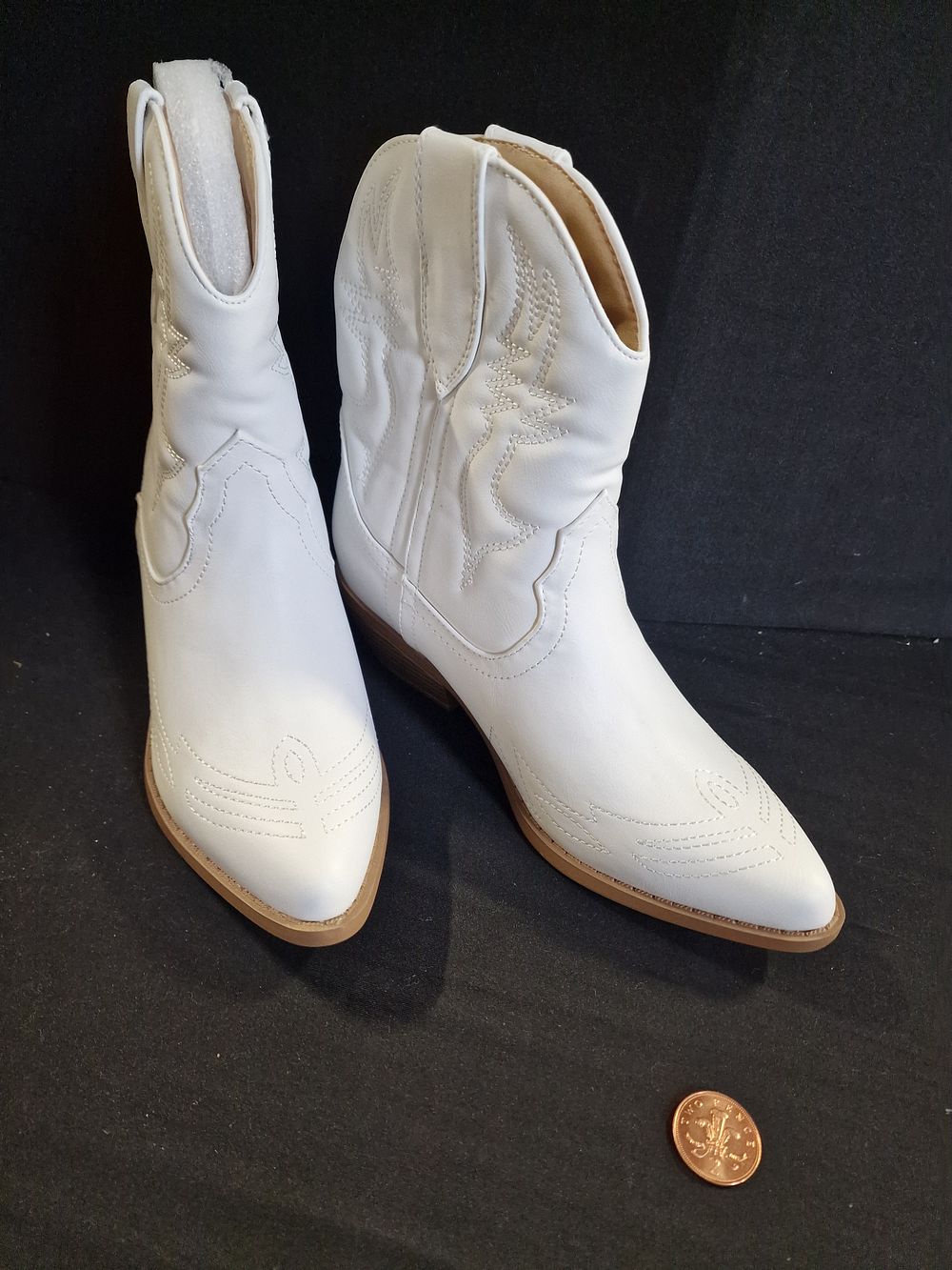 Lot 175: Brand New Ladies Cowboy Style Boots Sz7