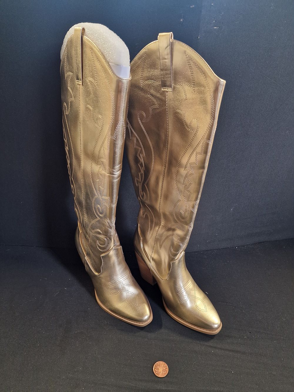 Lot 181: Brand New Ladies Gold Cowboy Style Boots Size 7