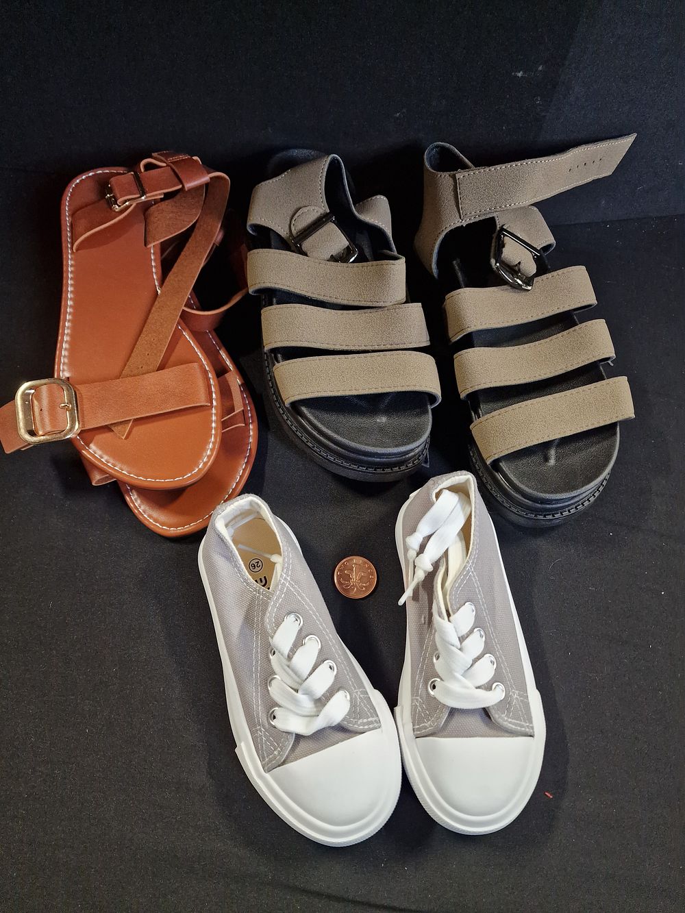 Lot 182: Selection of Shoes Sizes 39, 40 and 26
