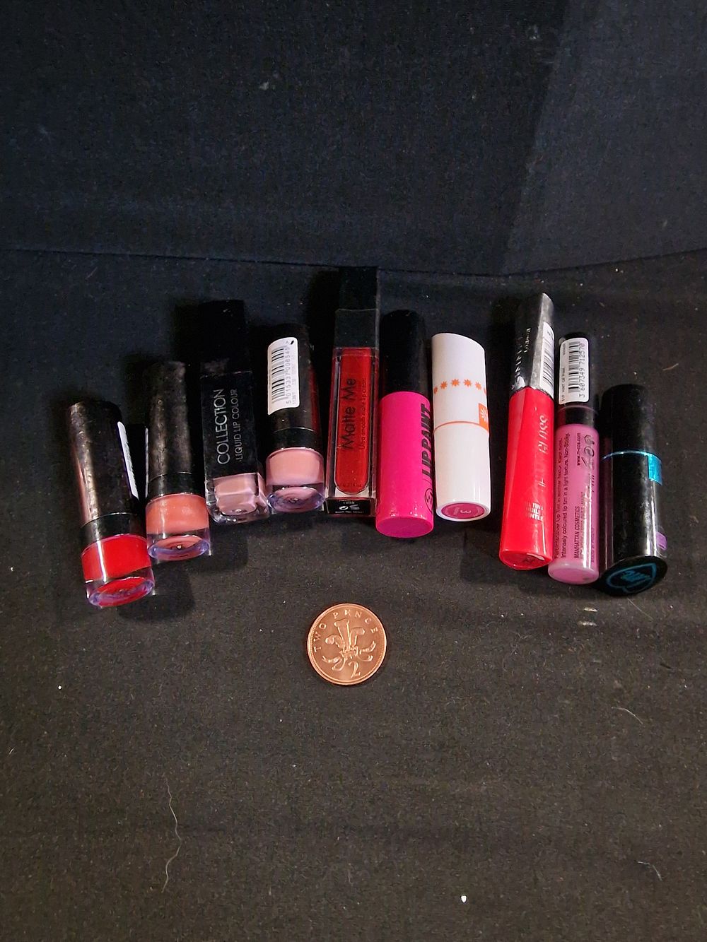 Lot 207: Selection of Lip Glosses