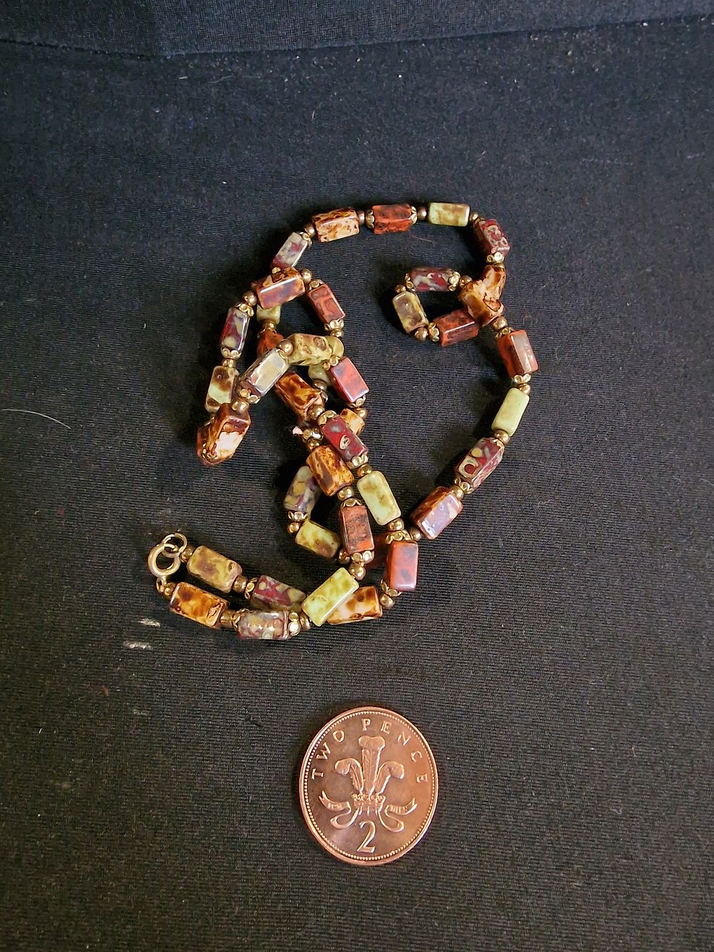 Lot 214: Necklace Containing Semi Precious Stones
