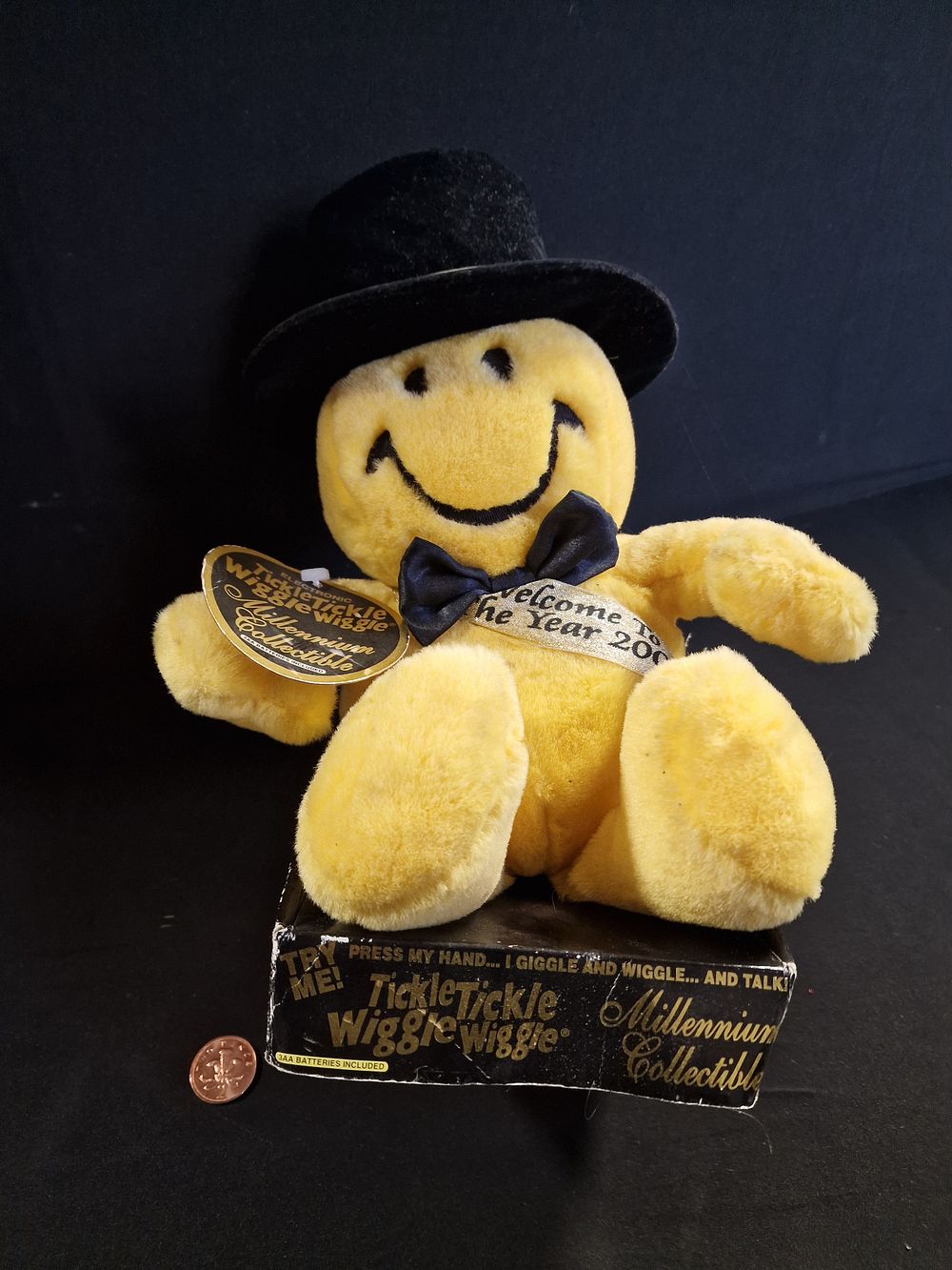 Lot 239: Tickle Tickle Wiggle Wiggle Millennium Collection Talking Bear STILL FULL IN WORKING ORDER