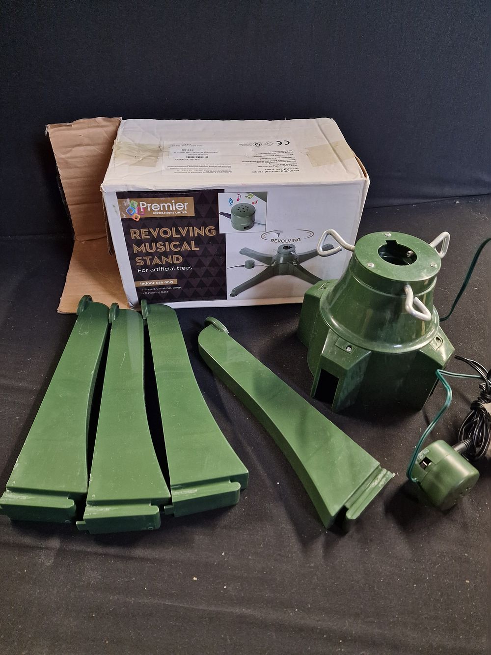 Lot 251: Musical Stand for Artificial Trees