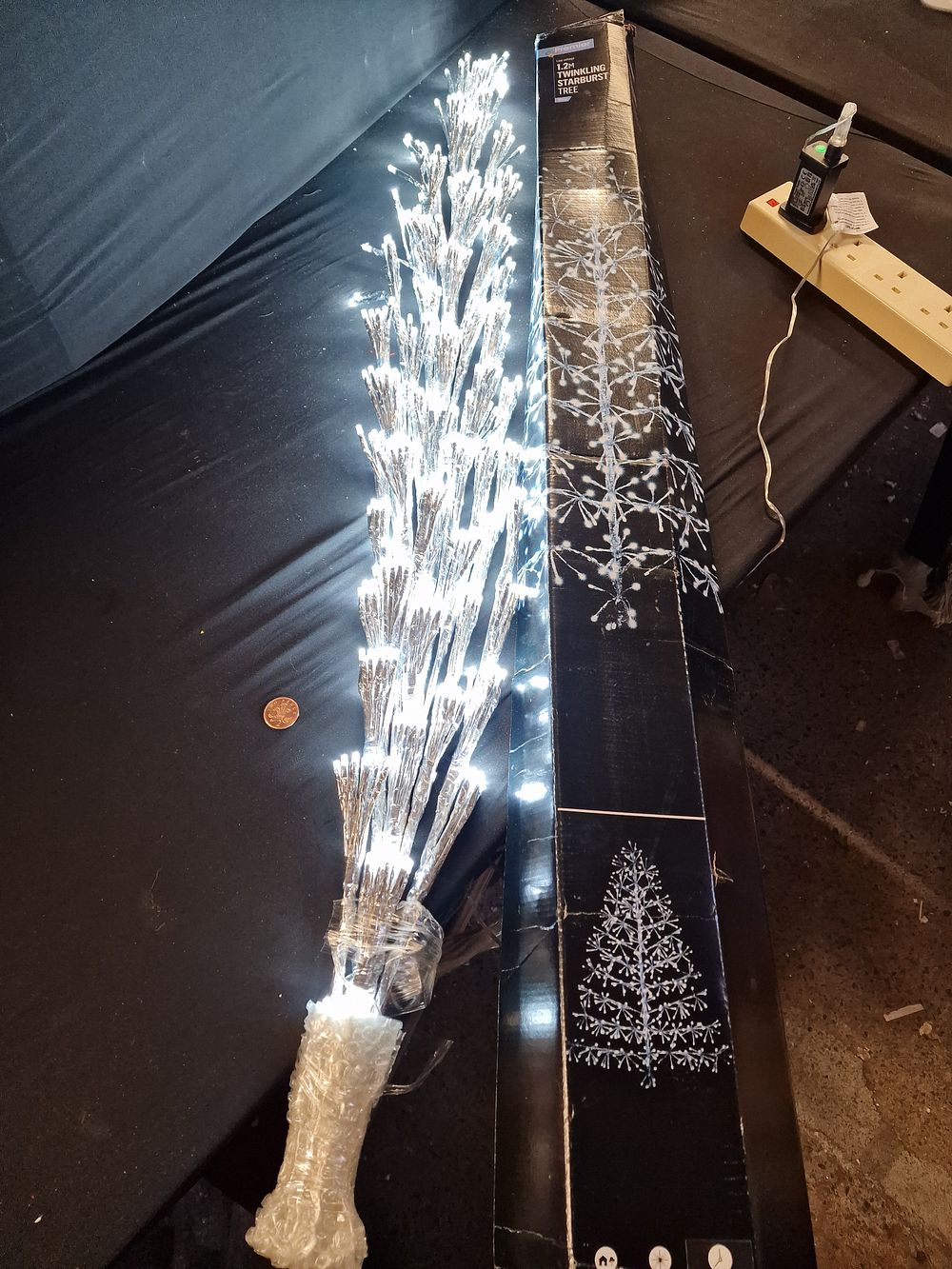 Lot 284: 1.2mt Twinkling Starburst Tree White