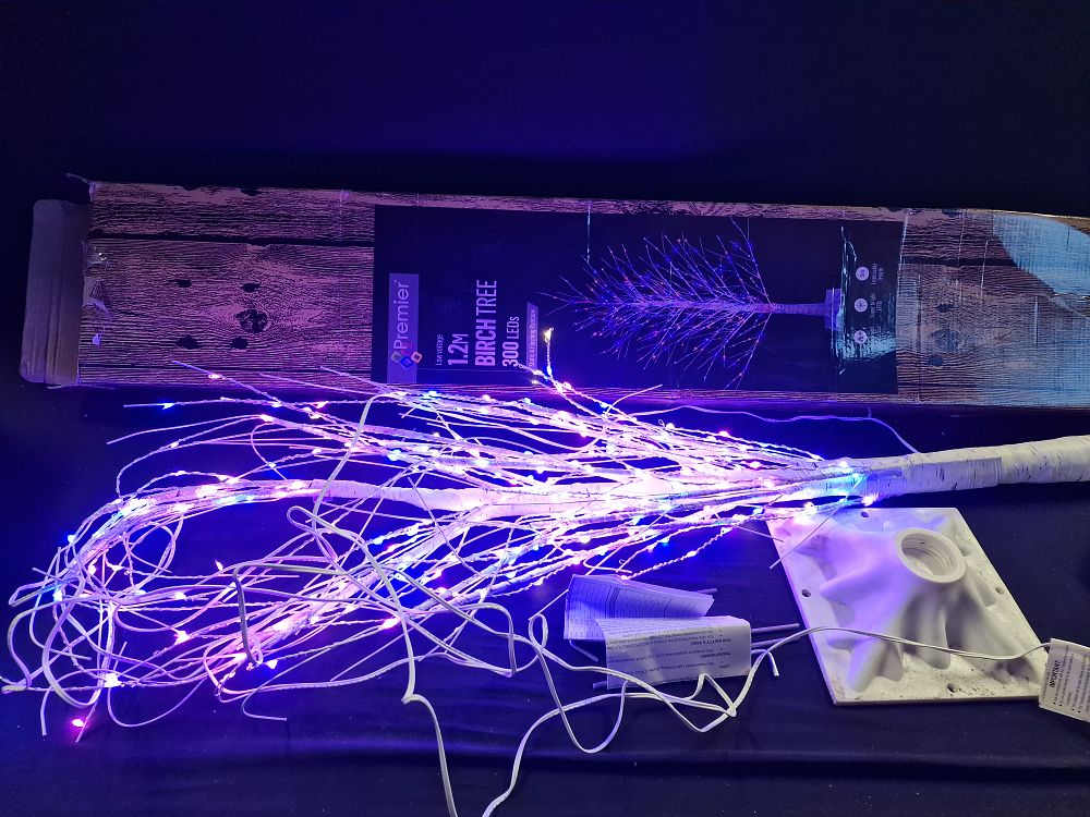 Lot 298: 1.2m Birch Tree 300 Leds