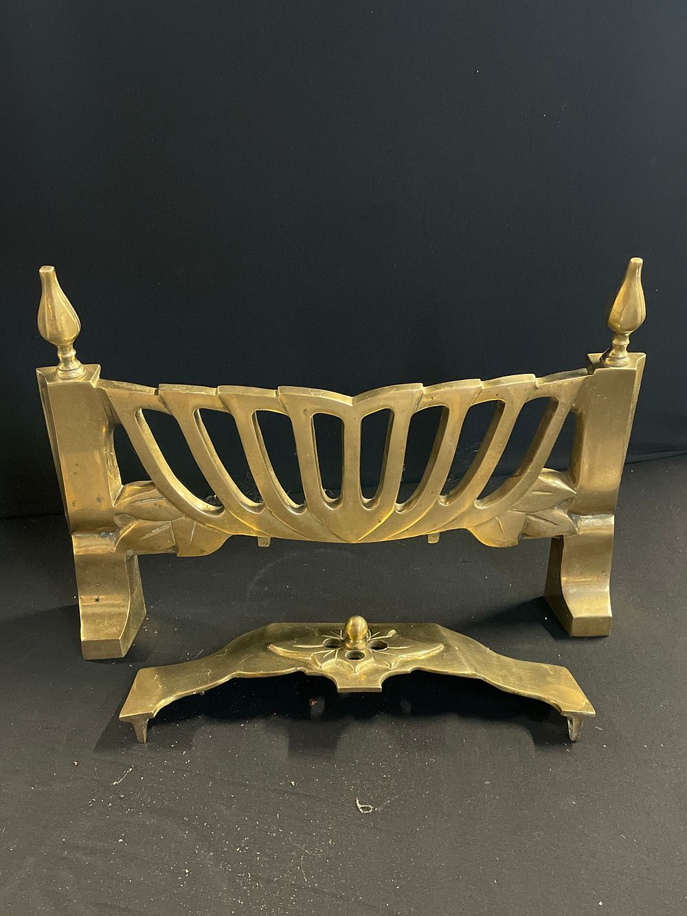 Lot 324: Brass fire grill