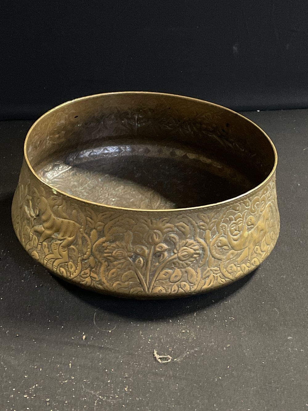 Lot 325: Ornate decorative brass bowl