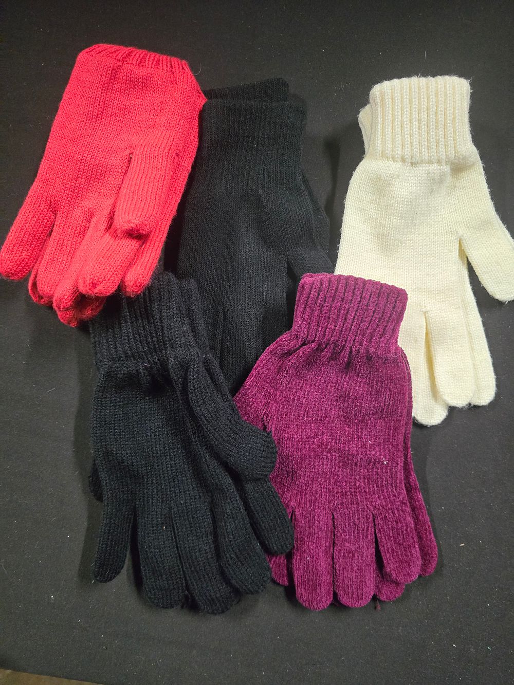 Lot 362: Five pairs of gloves