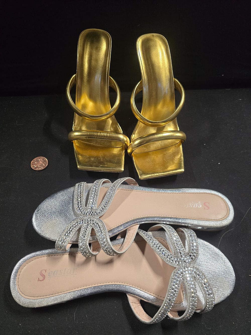 Lot 393: Two pairs of ladies shoes 39 andn40