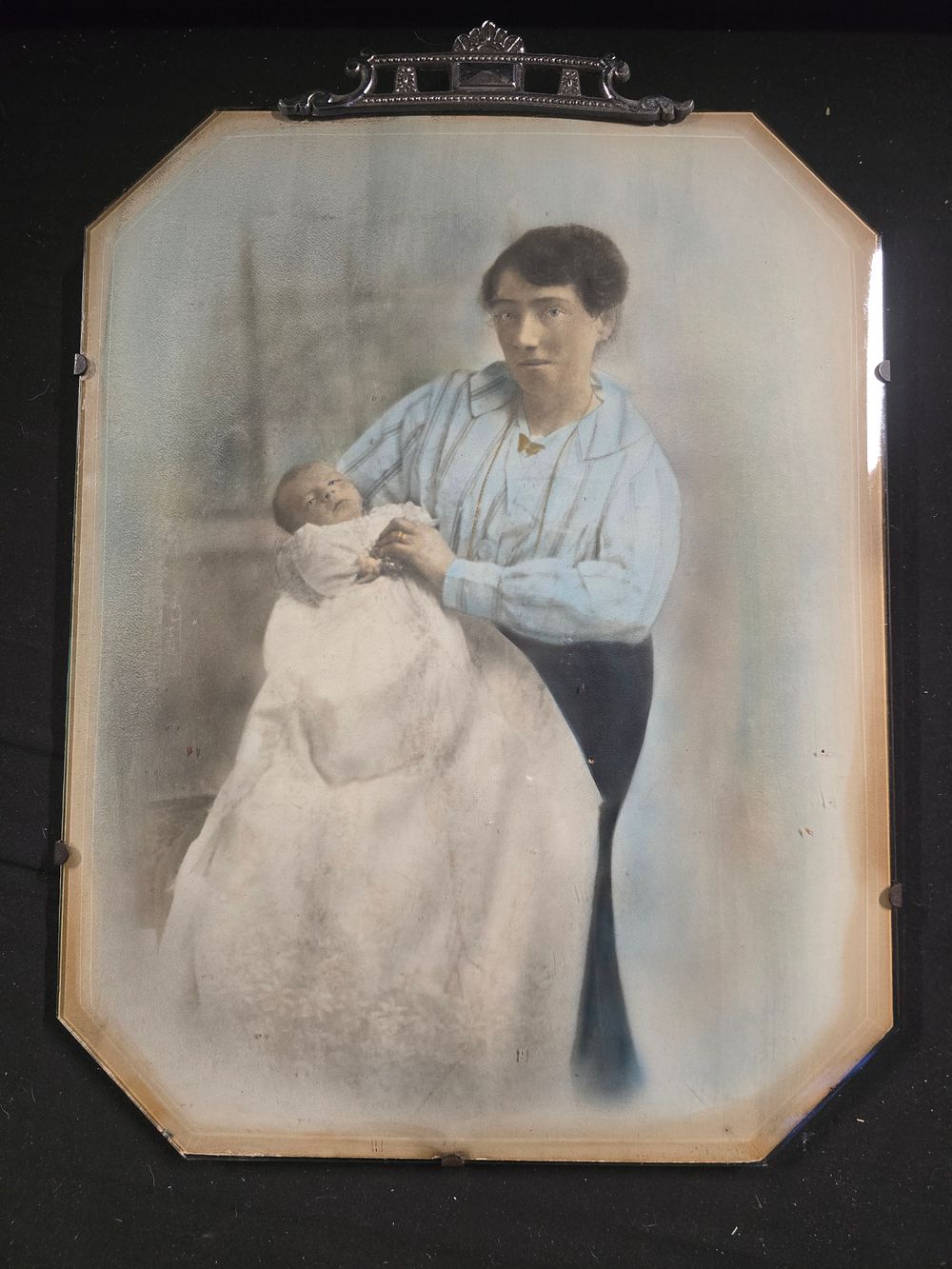 Lot 396: Vinatge wooden back picture frame