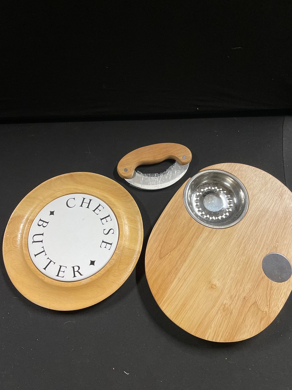 Lot 409: Wooden cheese board and cutting board
