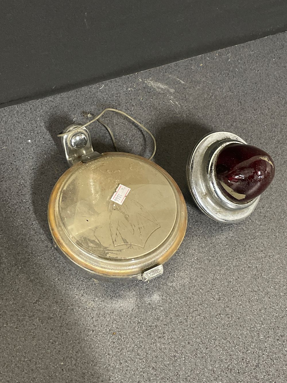 Lot 201: 2 vintage lights