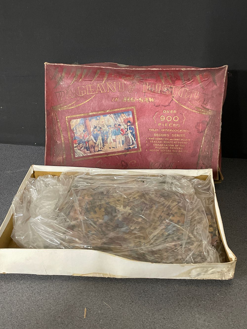 Lot 237: Vintage 900 pc jigsaw of pageant History
