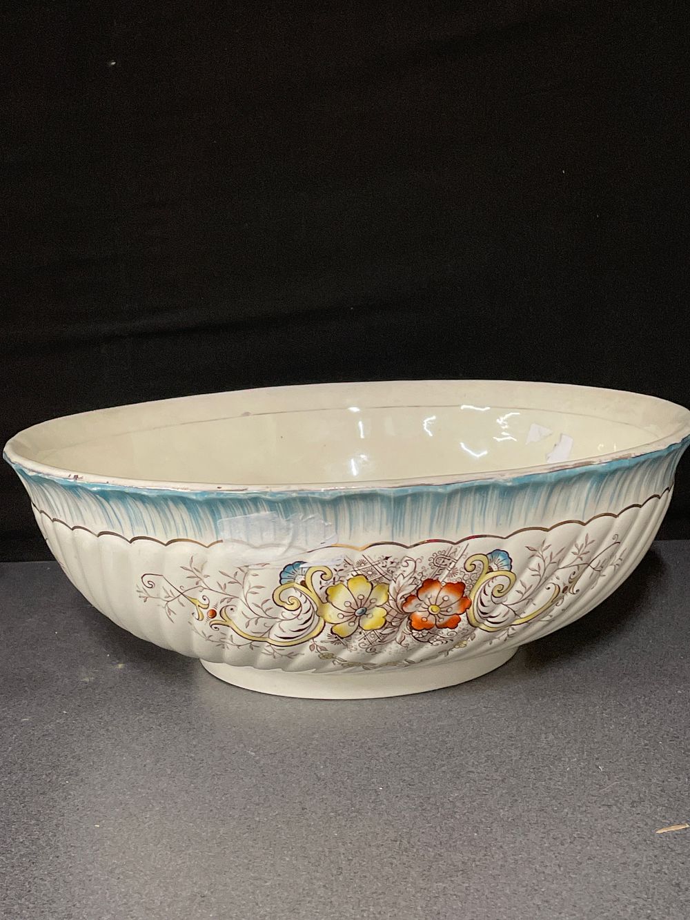 Lot 240: Large ceramic vintage wash bowl collection only