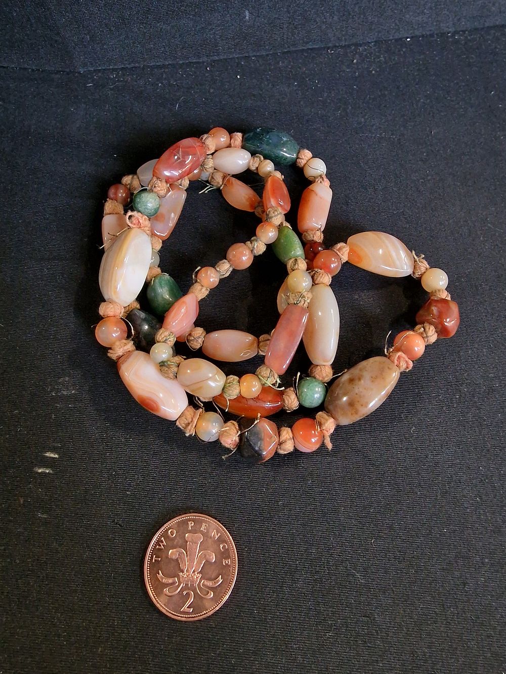 Lot 257: Necklace Containing Semi Precious Stones