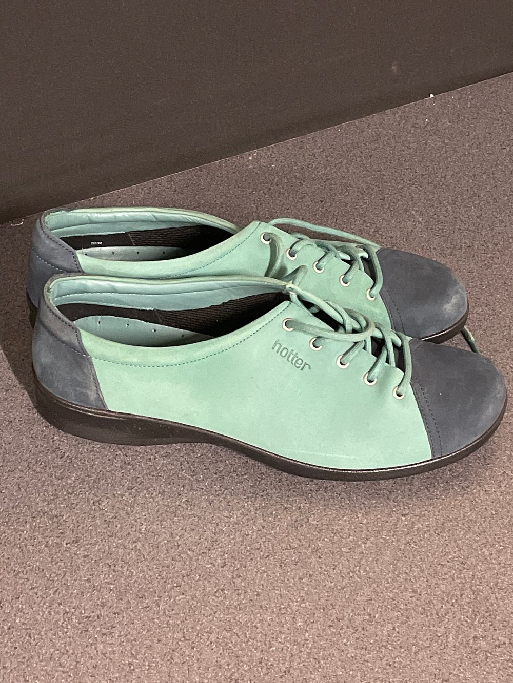 Lot 264: Brand new pair of Hotters 6.5