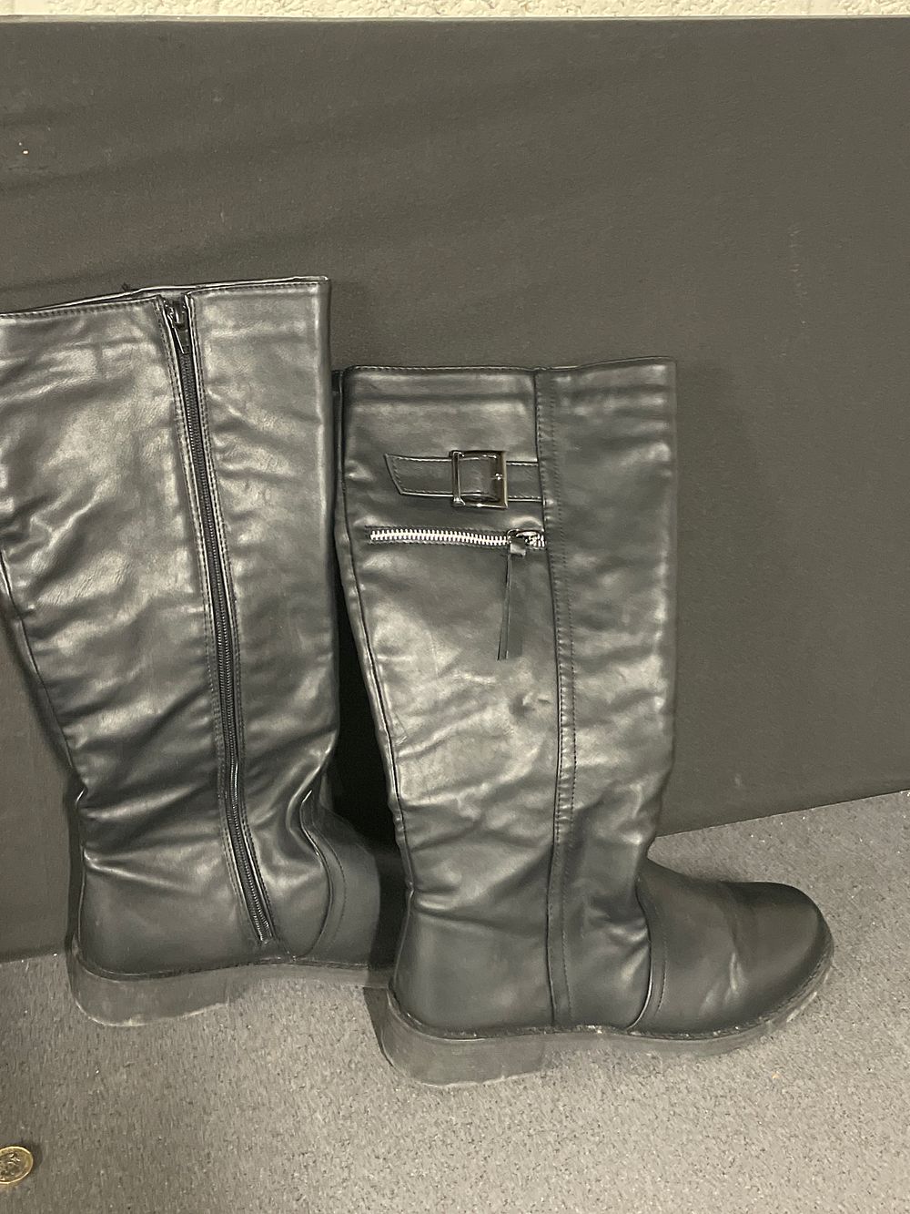 Lot 287: Ladies calf length zip boots size 8