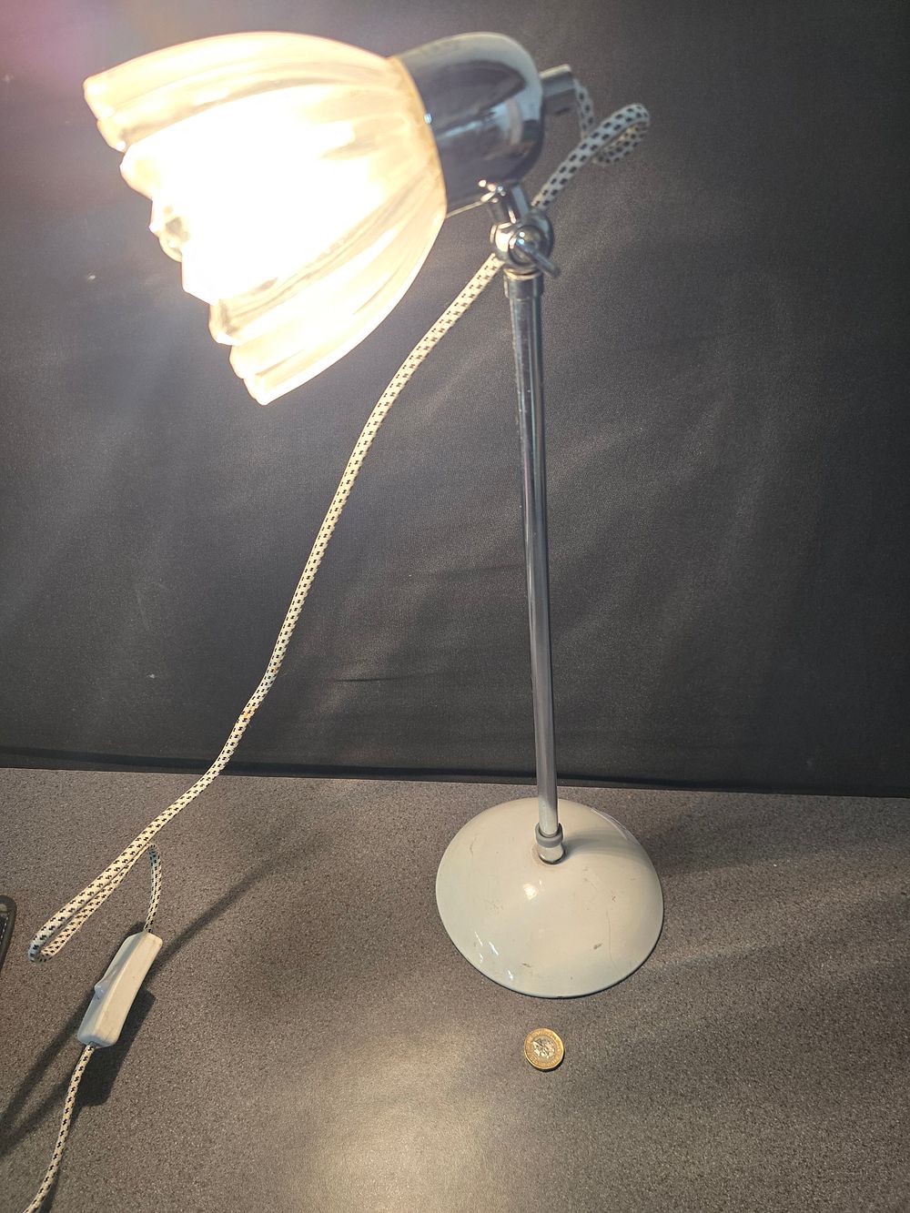 Lot 357: Vintage lamp with glass shade