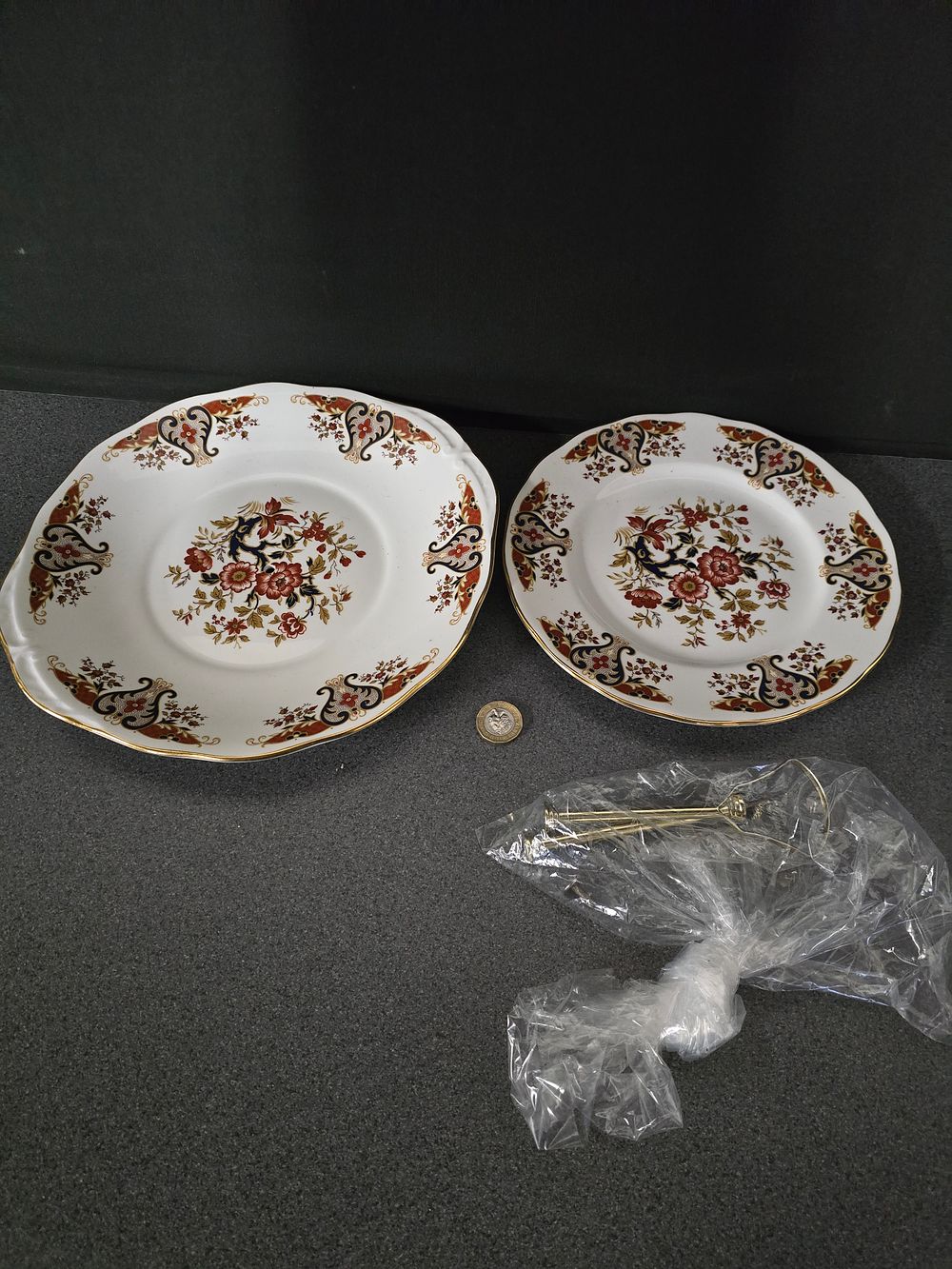 Lot 361: Vintage Colclough cake stand