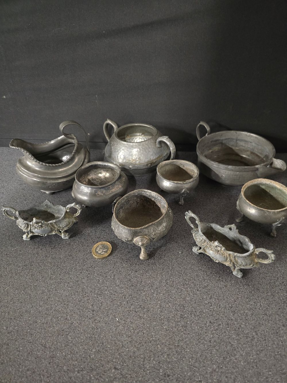 Lot 373: A collection of vintage and antique pewter items