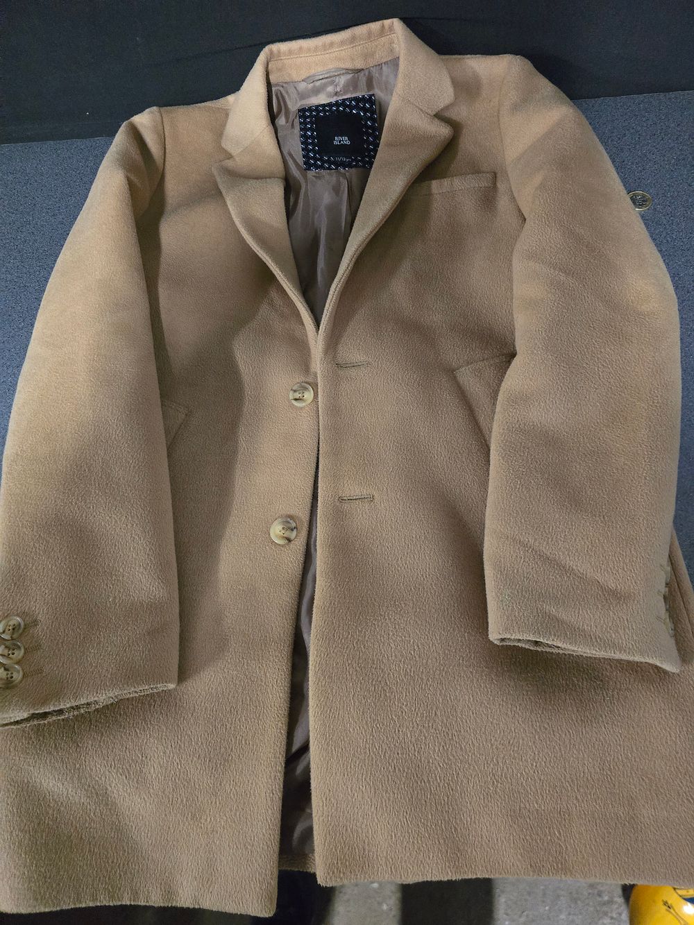 Lot 385: River Island girls 11-12yrs Camel colour jacket