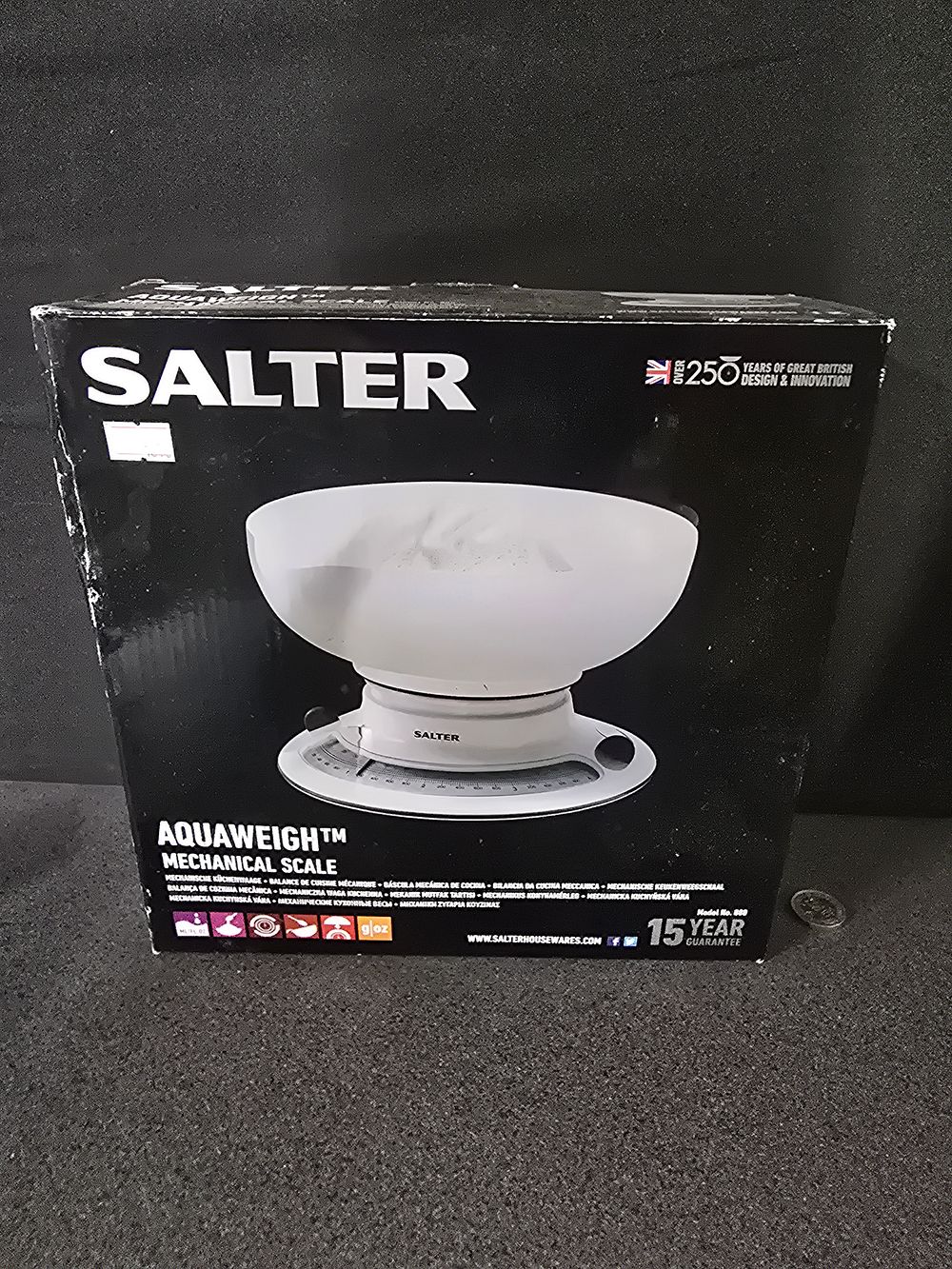 Lot 395: A set of salter scales