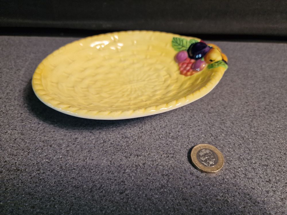 Lot 171: Vintage Carlton Ware Bowl