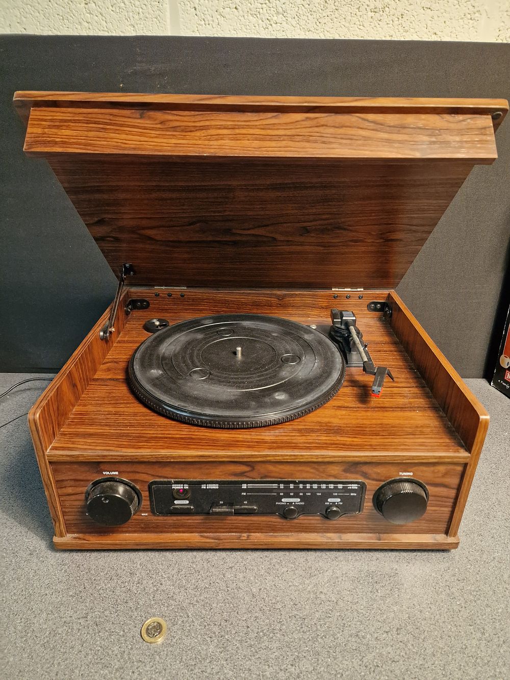 Lot 246: Turntable and FM/AM Radio. Tested for Power COLLECTION ONLY