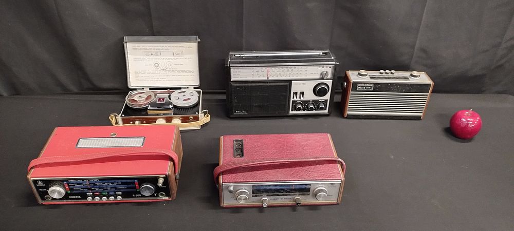 Lot 156: 4 x Vintage battery operated radios and a...