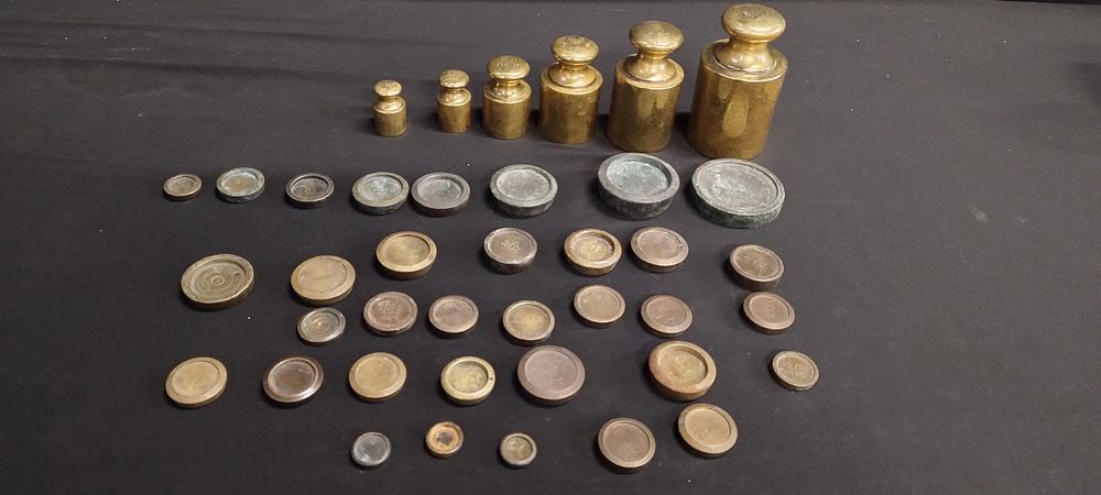 Lot 158: Collection of 40 various vintage brass weights