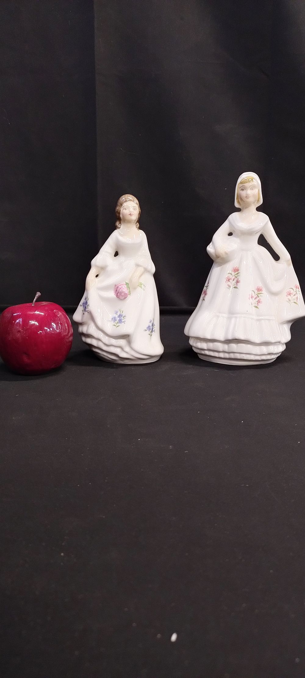 Lot 165: Two Staffordshire figurines of ladies